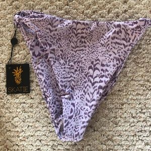 NWT Skatie Salty Bottom XS in Charleston print